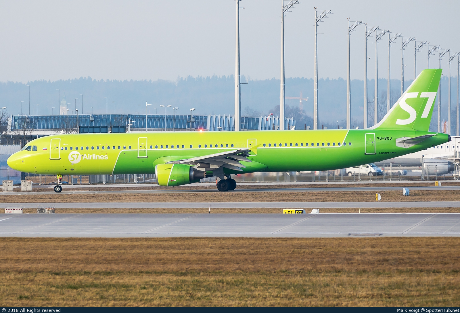 Photo of VQ-BQJ - Airbus A321-211 operated by S7 Airlines