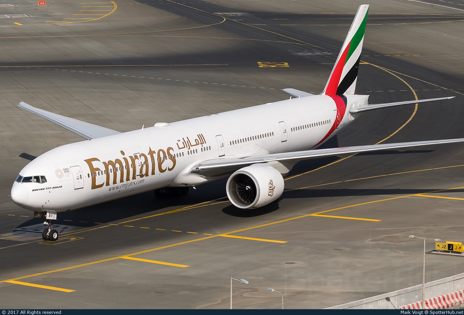 Photo of A6-EBV - Boeing 777-31H(ER) operated by Emirates