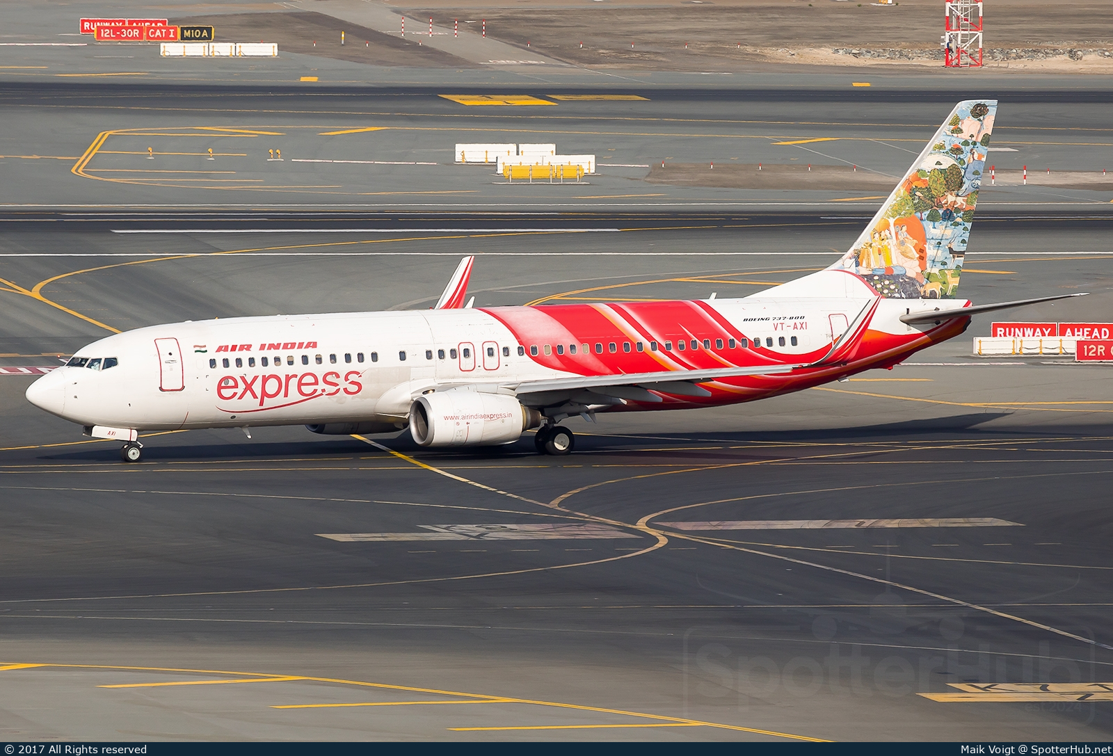 Photo of VT-AXI - Boeing 737-8HG operated by Air India Express