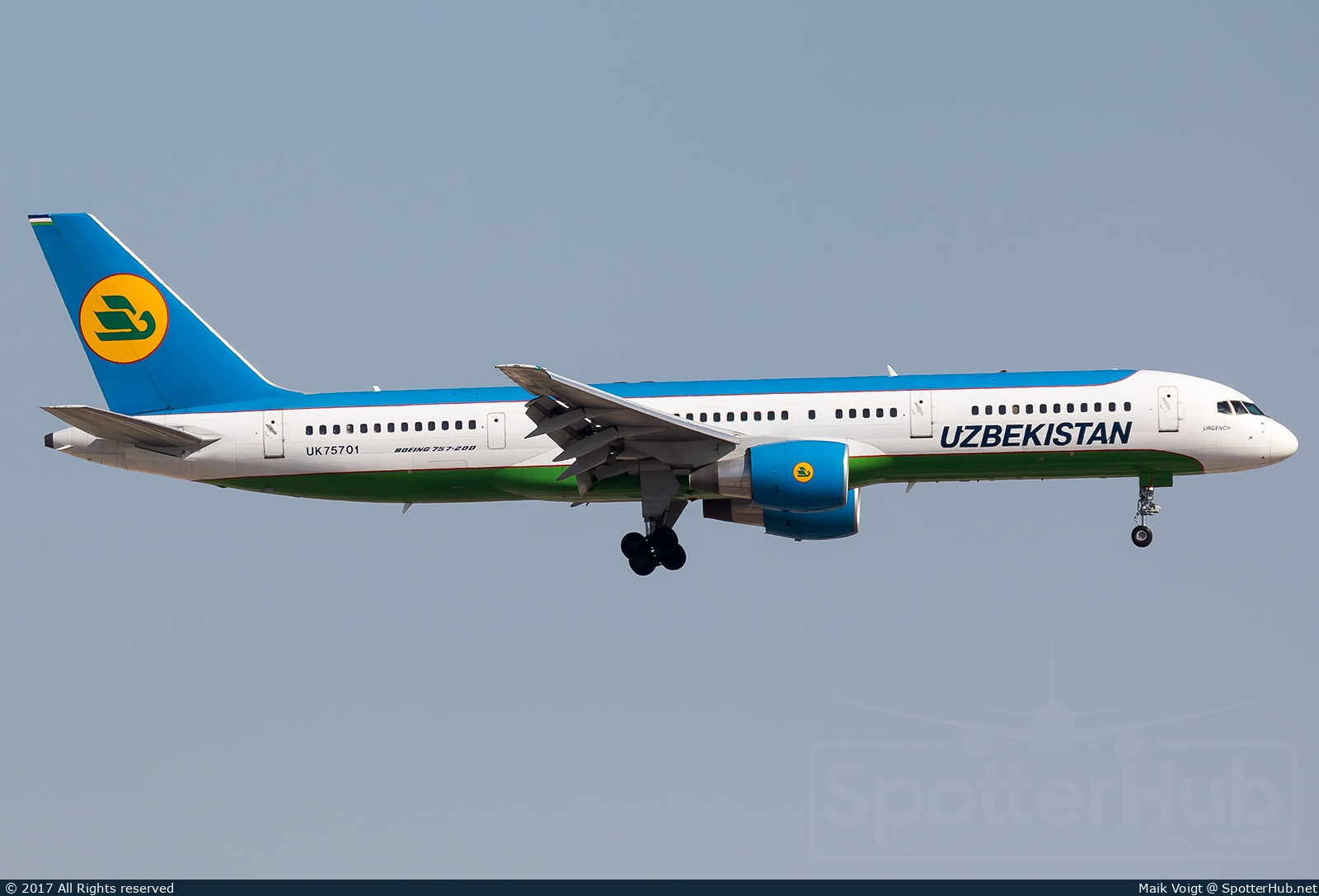 Photo of UK75701 - Boeing 757-23P operated by Uzbekistan Airways