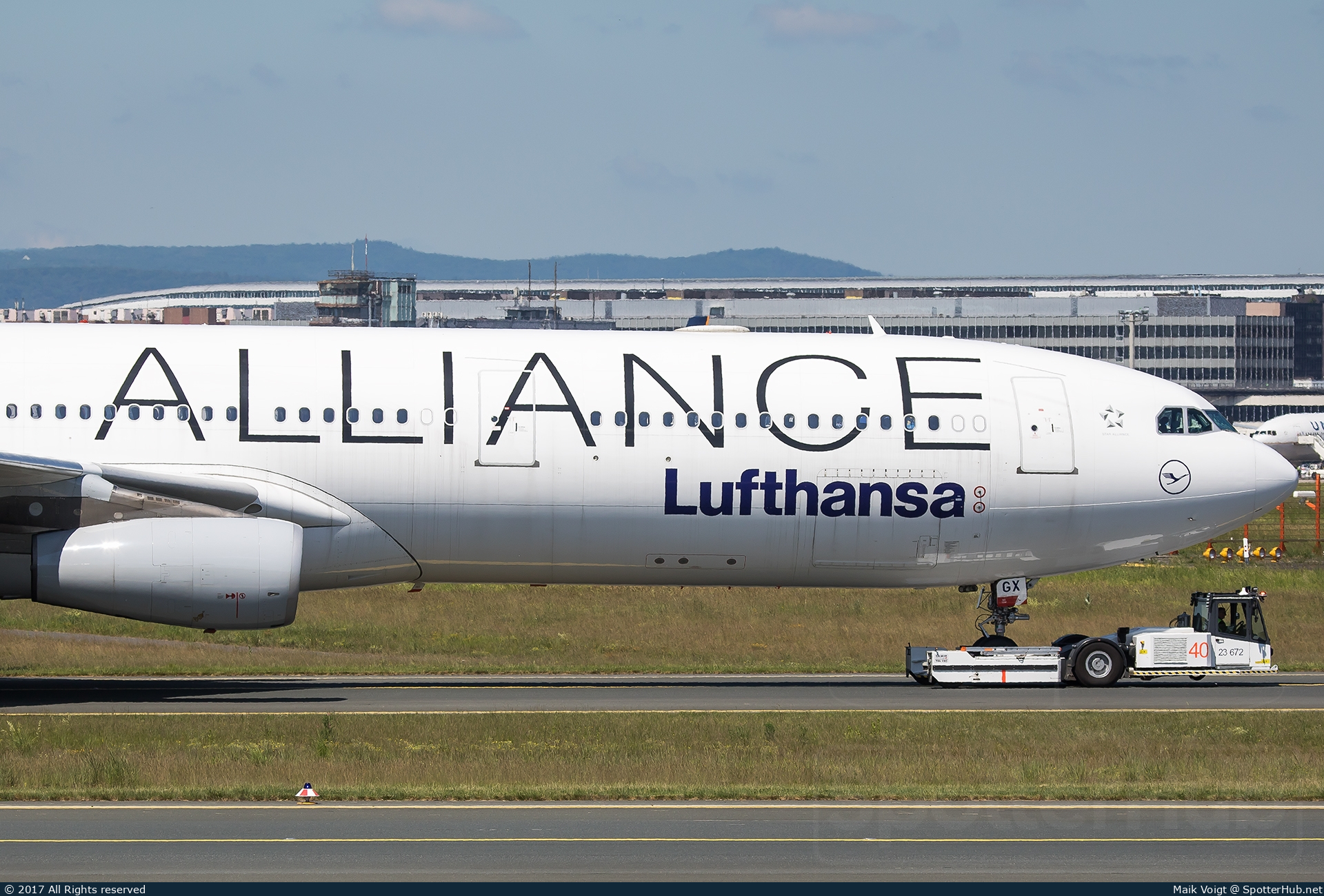 Photo of D-AIGX - Airbus A340-313 operated by Lufthansa