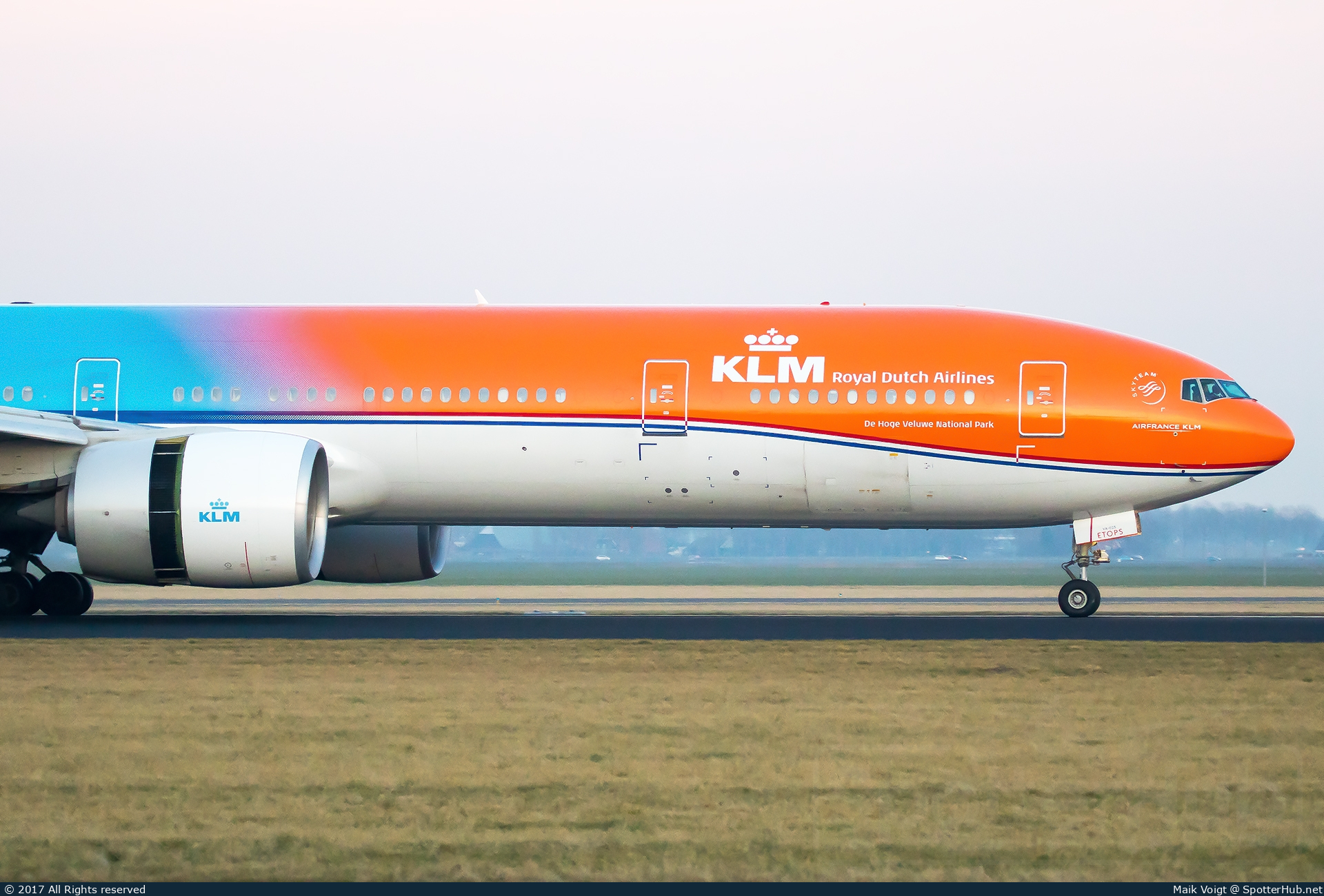 Photo of PH-BVA - Boeing 777-306(ER) operated by KLM Royal Dutch Airlines