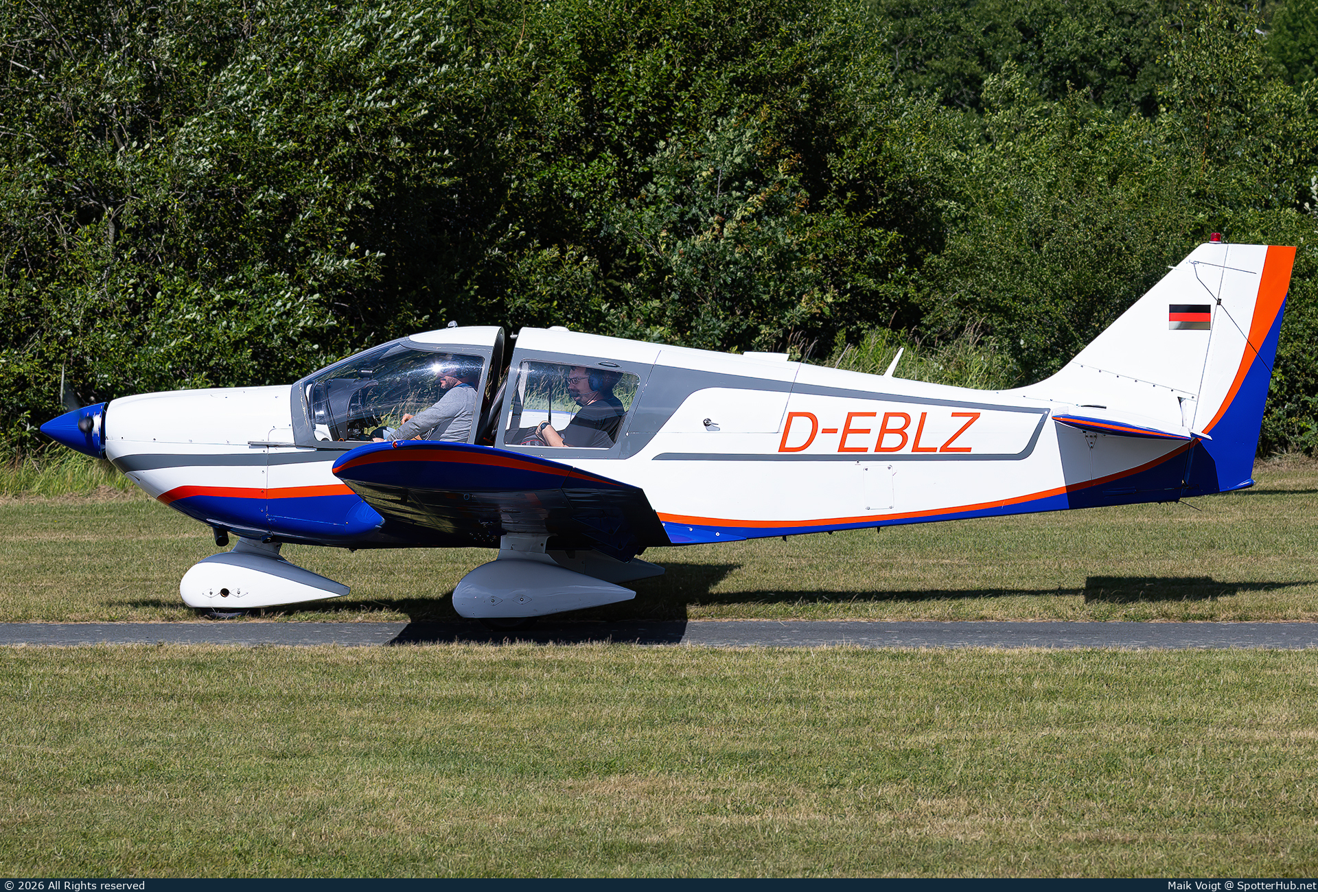 Photo of D-EBLZ - Robin HR100/210 Safari operated by Private