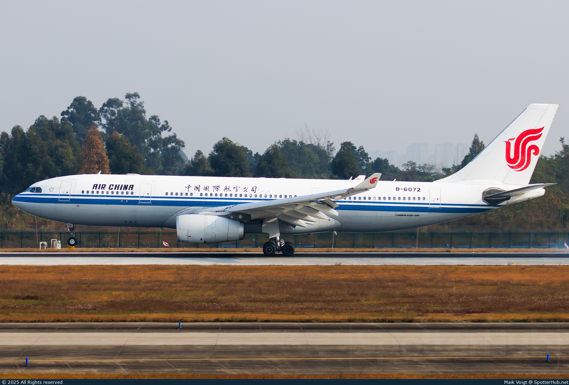 Photo of B-6072 - Airbus A330-243 operated by Air China