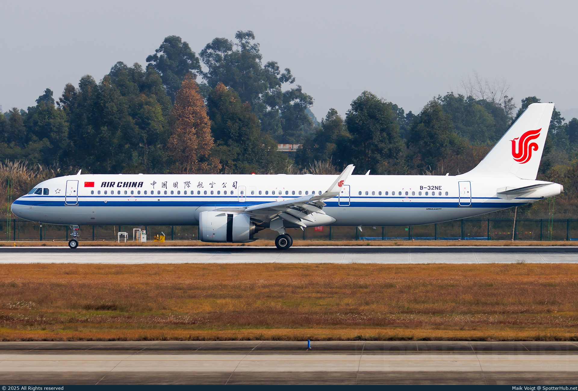 Photo of B-32NE - Airbus A321-252NX operated by Air China