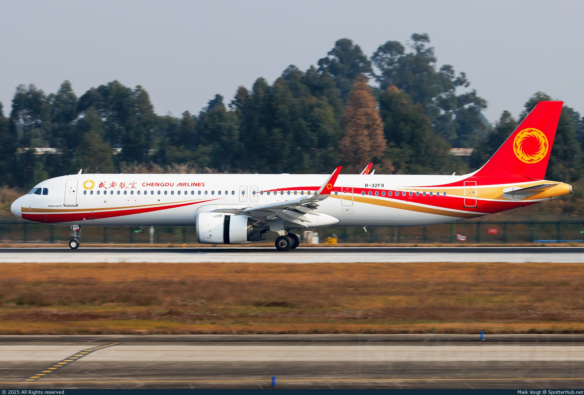 Photo of B-32F9 - Airbus A321-251NX operated by Chengdu Airlines