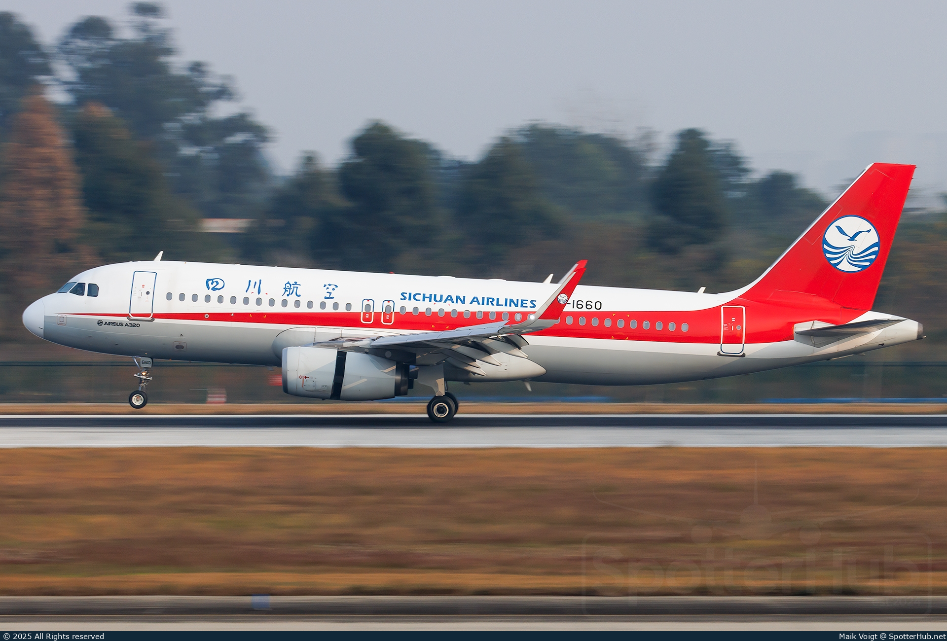 Photo of B-1660 - Airbus A320-232 operated by Sichuan Airlines