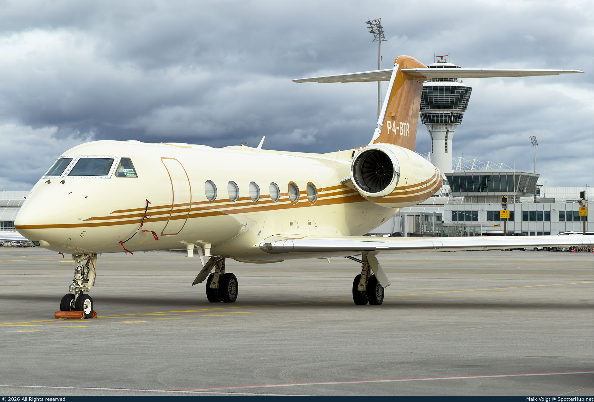 Photo of P4-BTR - Gulfstream GIV-X (G450) operated by Falcon Wings