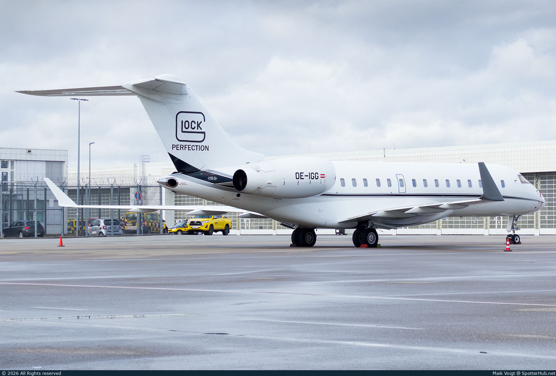 Photo of OE-IGG - Bombardier Global Express XRS operated by Glock Aviation