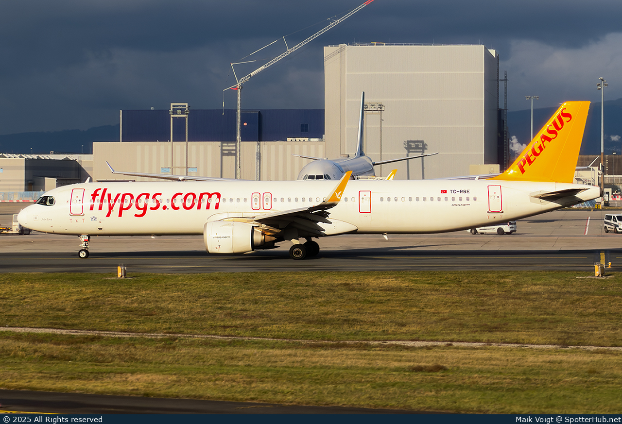 Photo of TC-RBE - Airbus A321-251NX operated by Pegasus Airlines