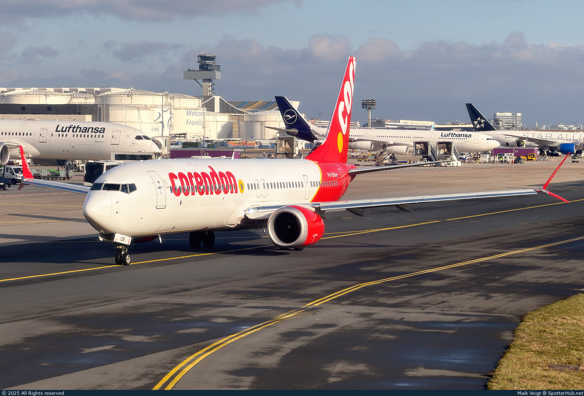 Photo of PH-CDR - Boeing 737 MAX 9 operated by Corendon Dutch Airlines