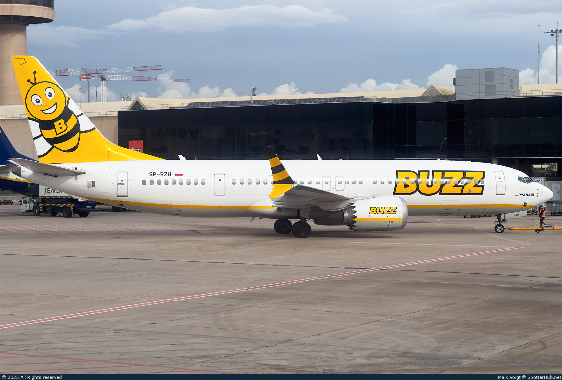 Photo of SP-RZH - Boeing 737 MAX 8-200 operated by Buzz