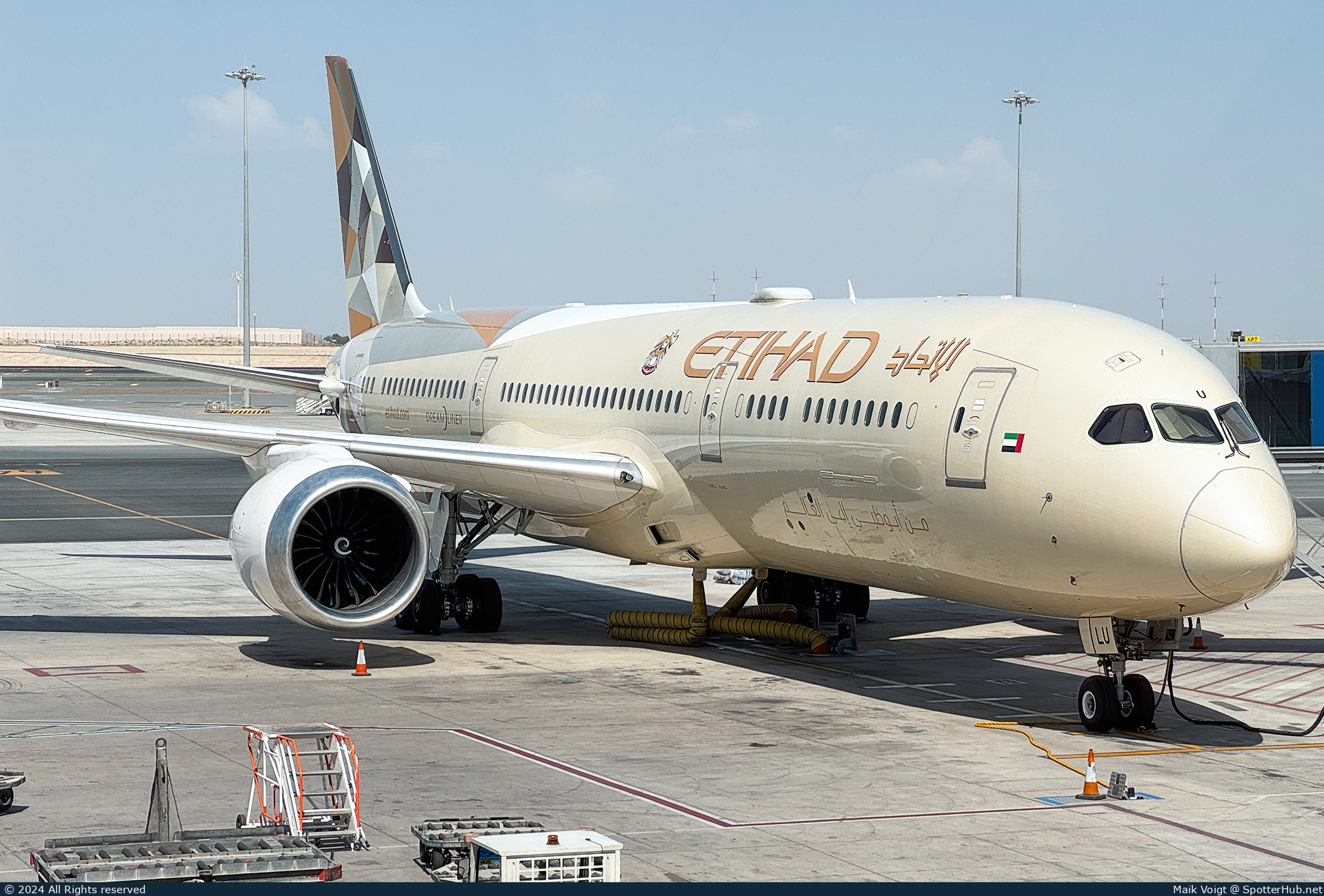 Photo of A6-BLU - Boeing 787-9 Dreamliner operated by Etihad Airways