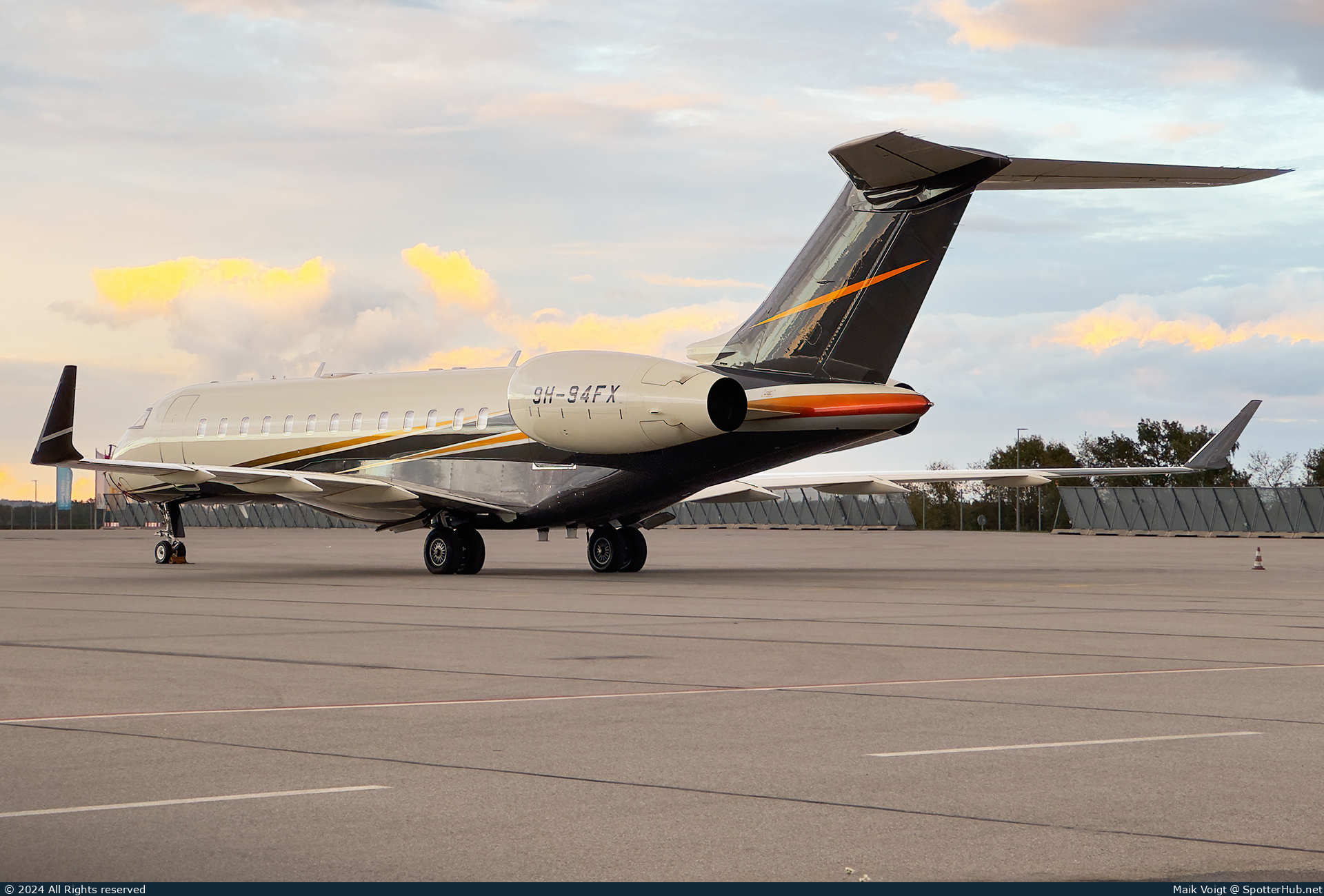 Photo of 9H-94FX - Bombardier Global Express XRS operated by Flexjet