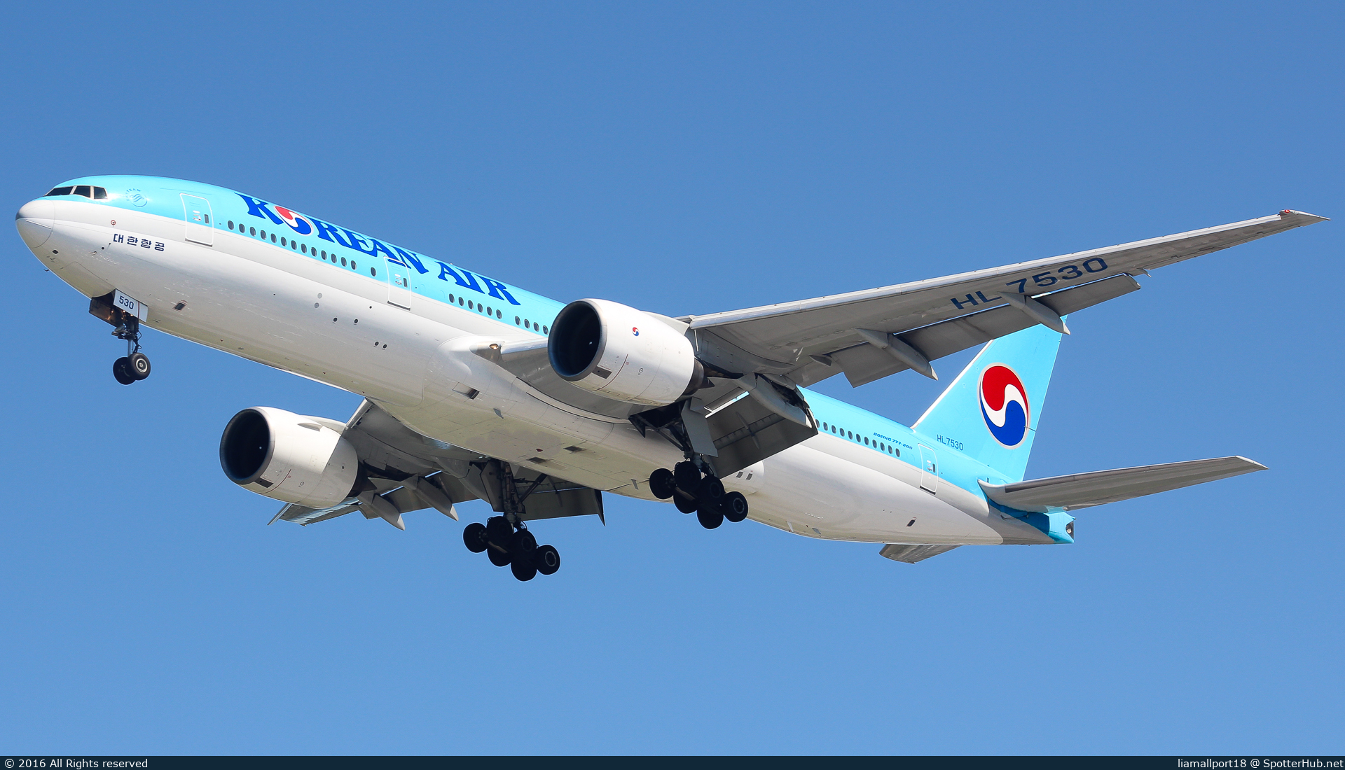 Photo of HL7530 - Boeing 777-2B5(ER) operated by Korean Air