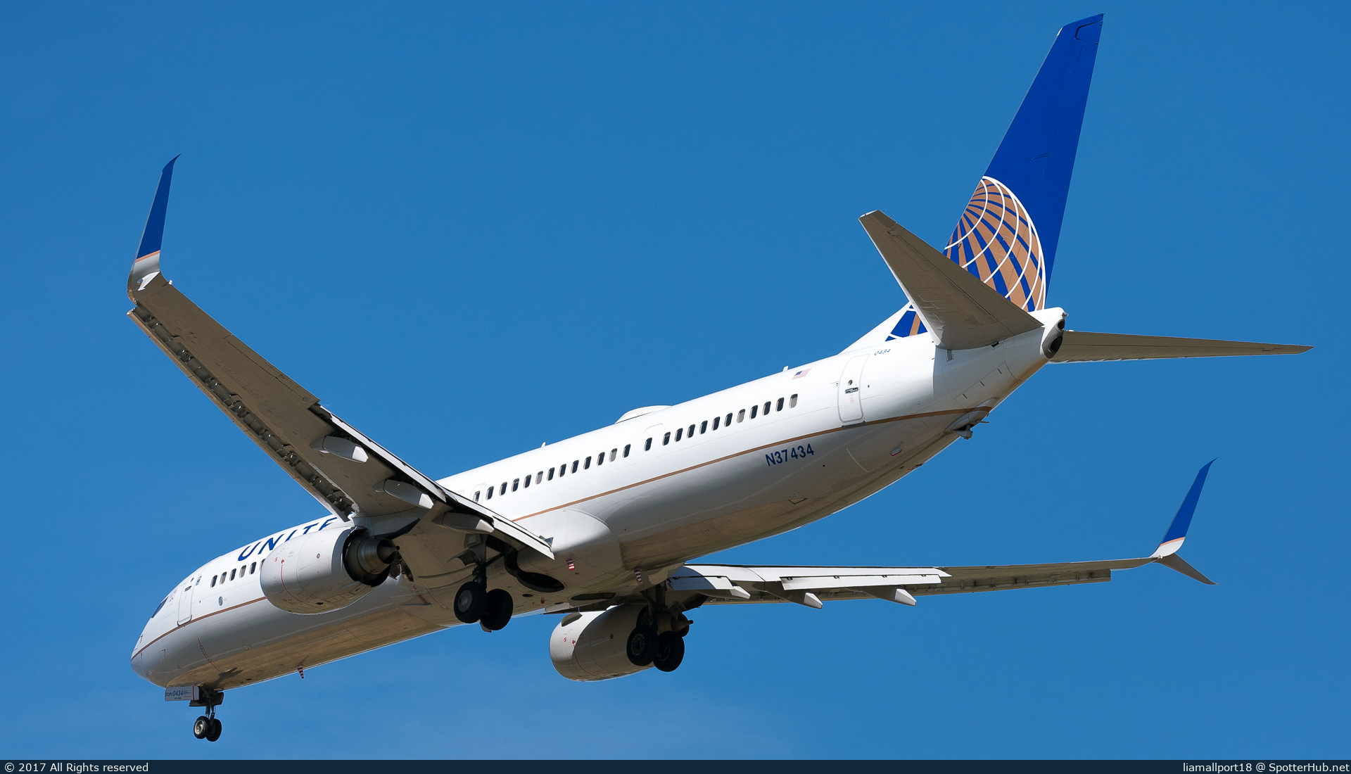 Photo of N37434 - Boeing 737-924(ER) operated by United Airlines