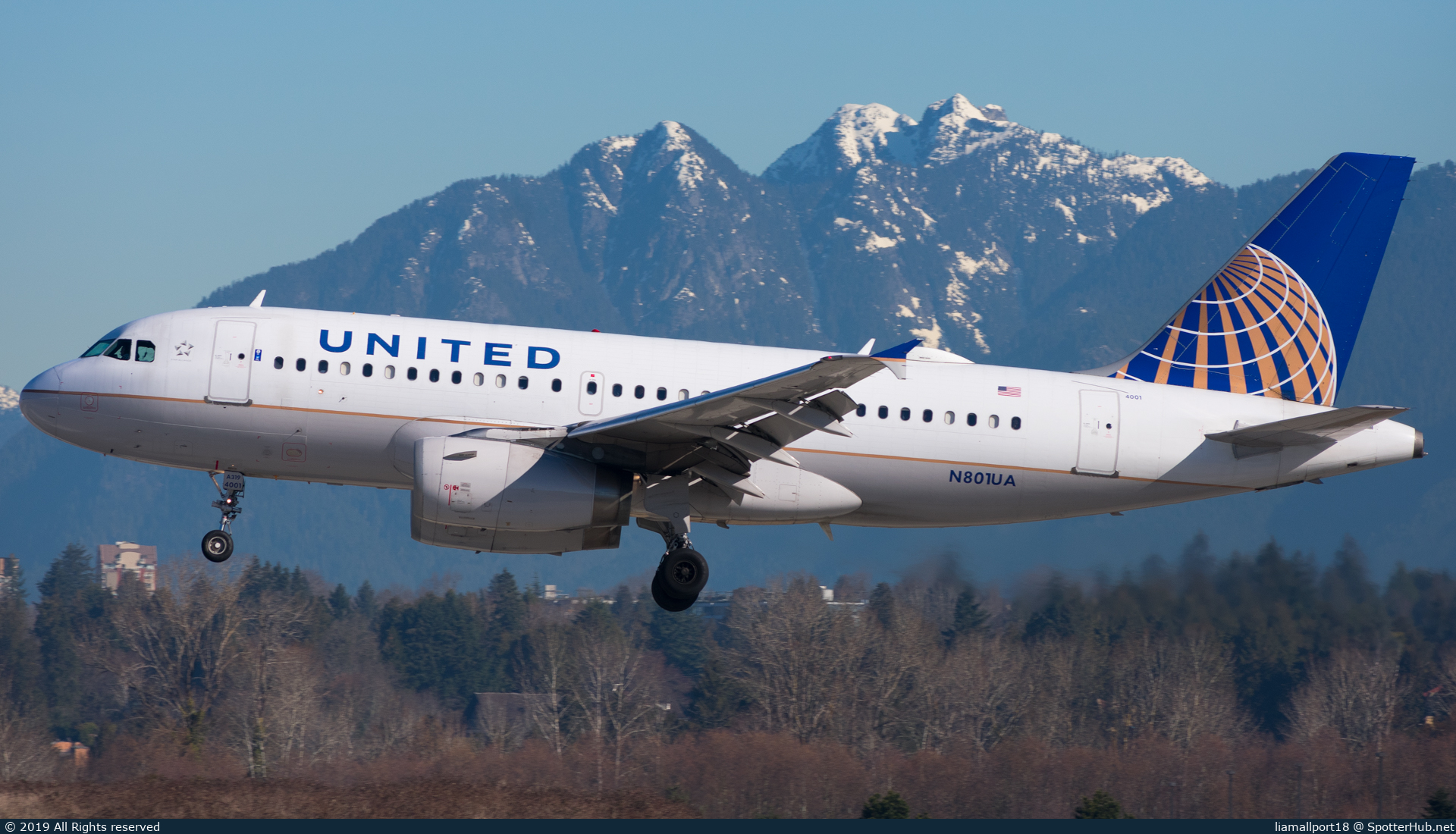 Photo of N801UA - Airbus A319-131 operated by United Airlines