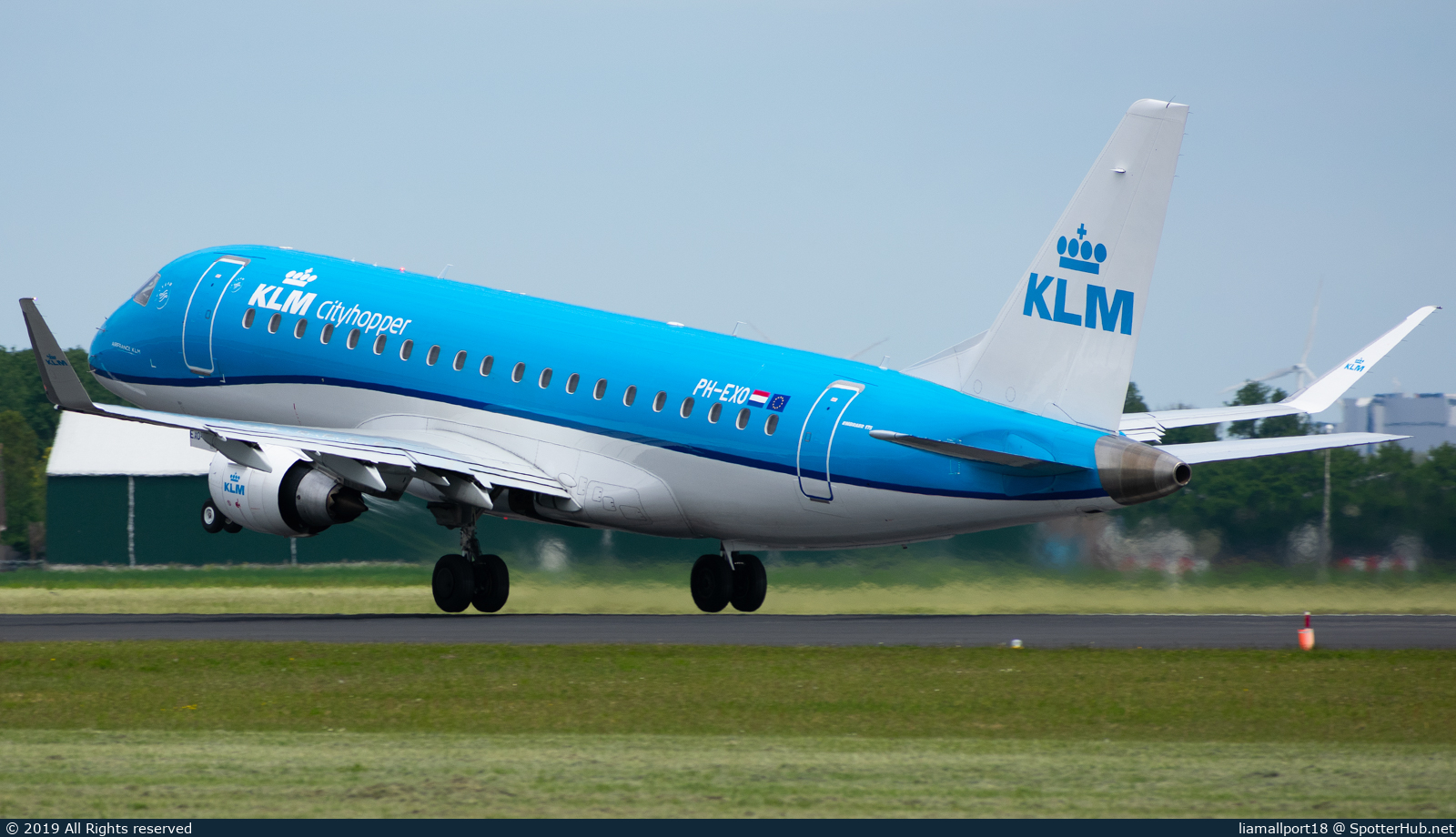 Photo of PH-EXO - Embraer ERJ-175STD operated by KLM Cityhopper
