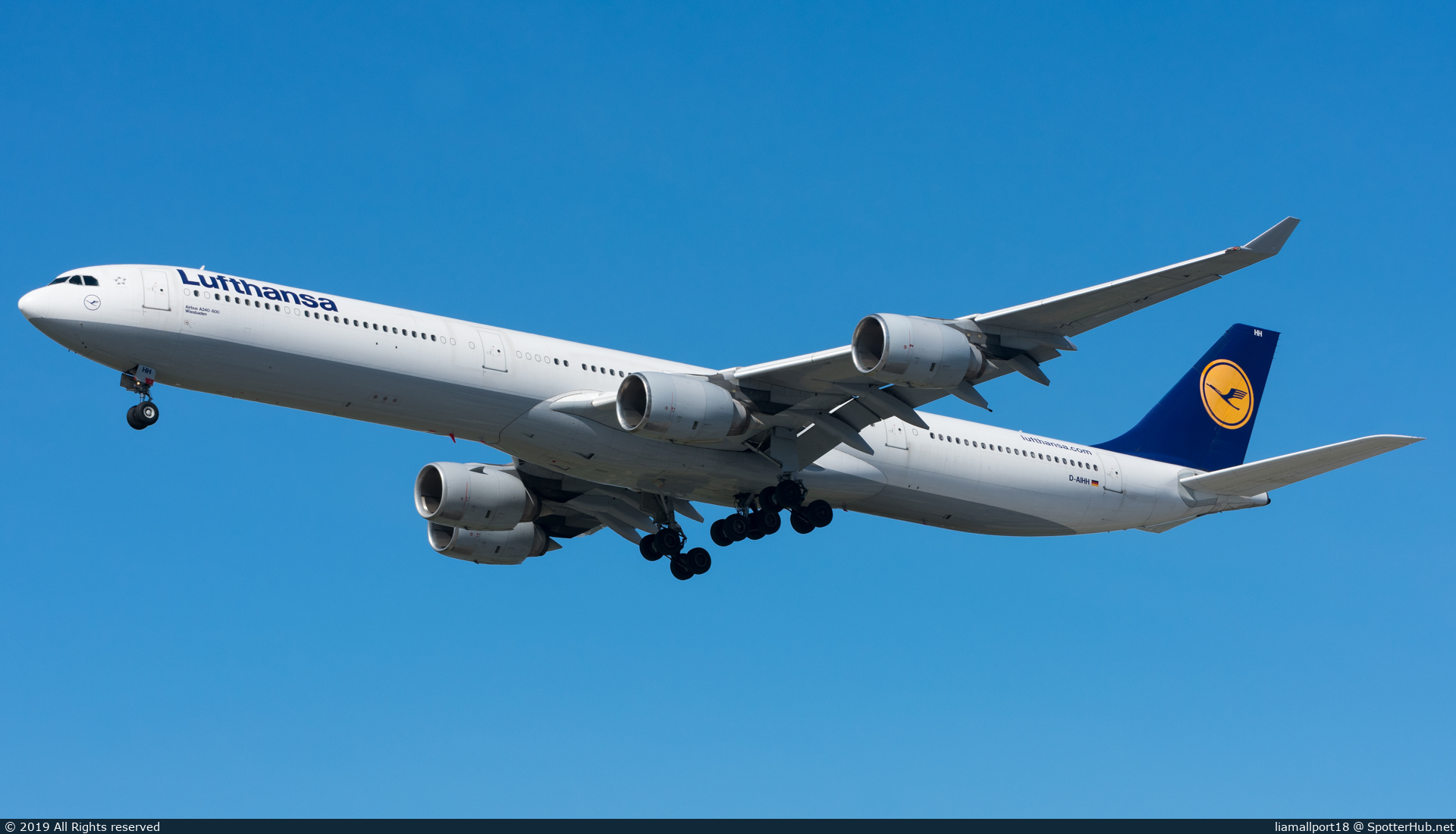 Photo of D-AIHH - Airbus A340-642 operated by Lufthansa