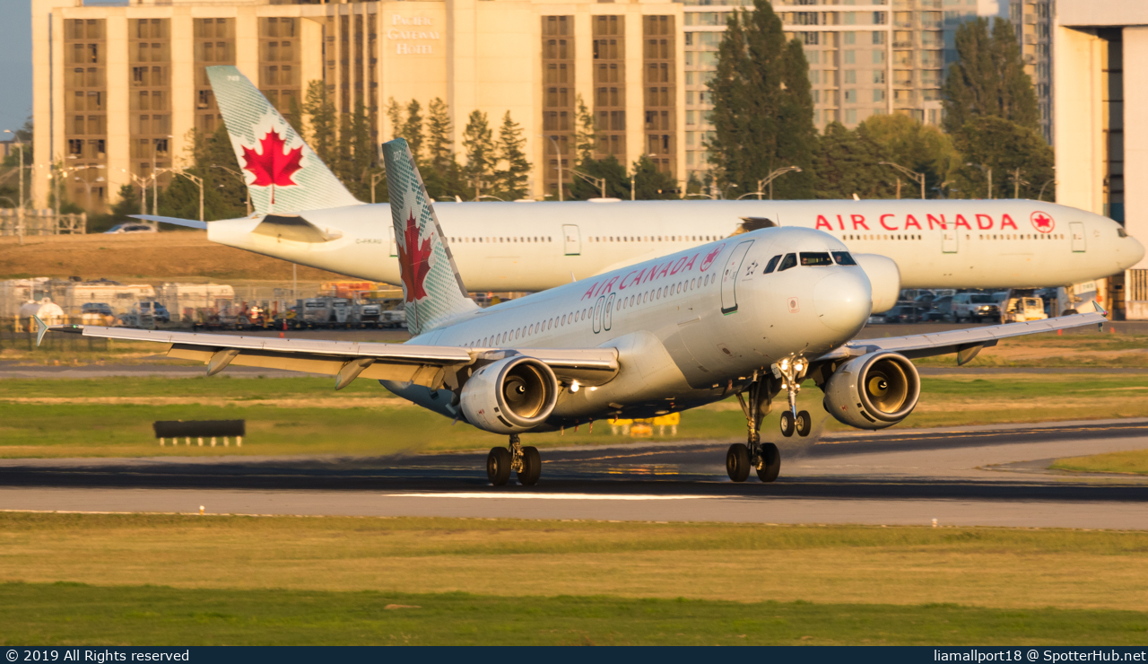 Photo of C-FDST - Airbus A320-211 operated by Air Canada