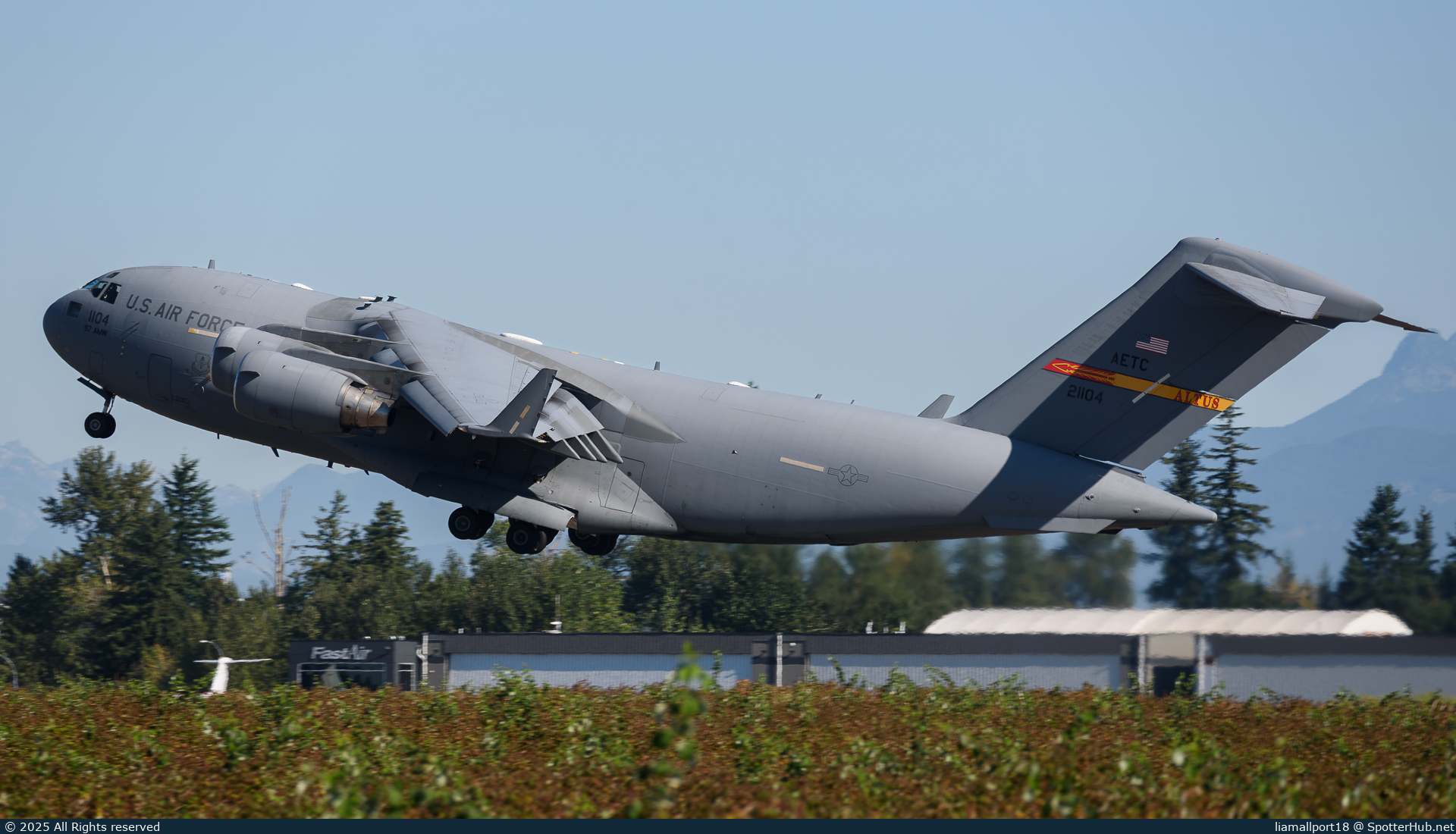 Photo of 02-1104 - Boeing C-17A Globemaster III operated by US Air Force