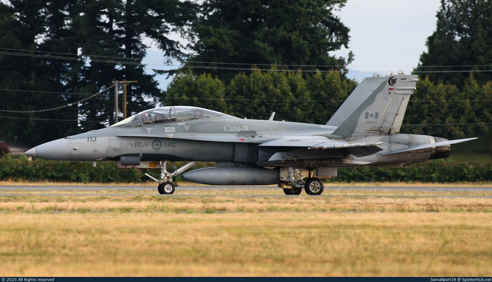 Photo of 188113 - McDonnell Douglas CF-188B Hornet operated by Royal Canadian Air Force