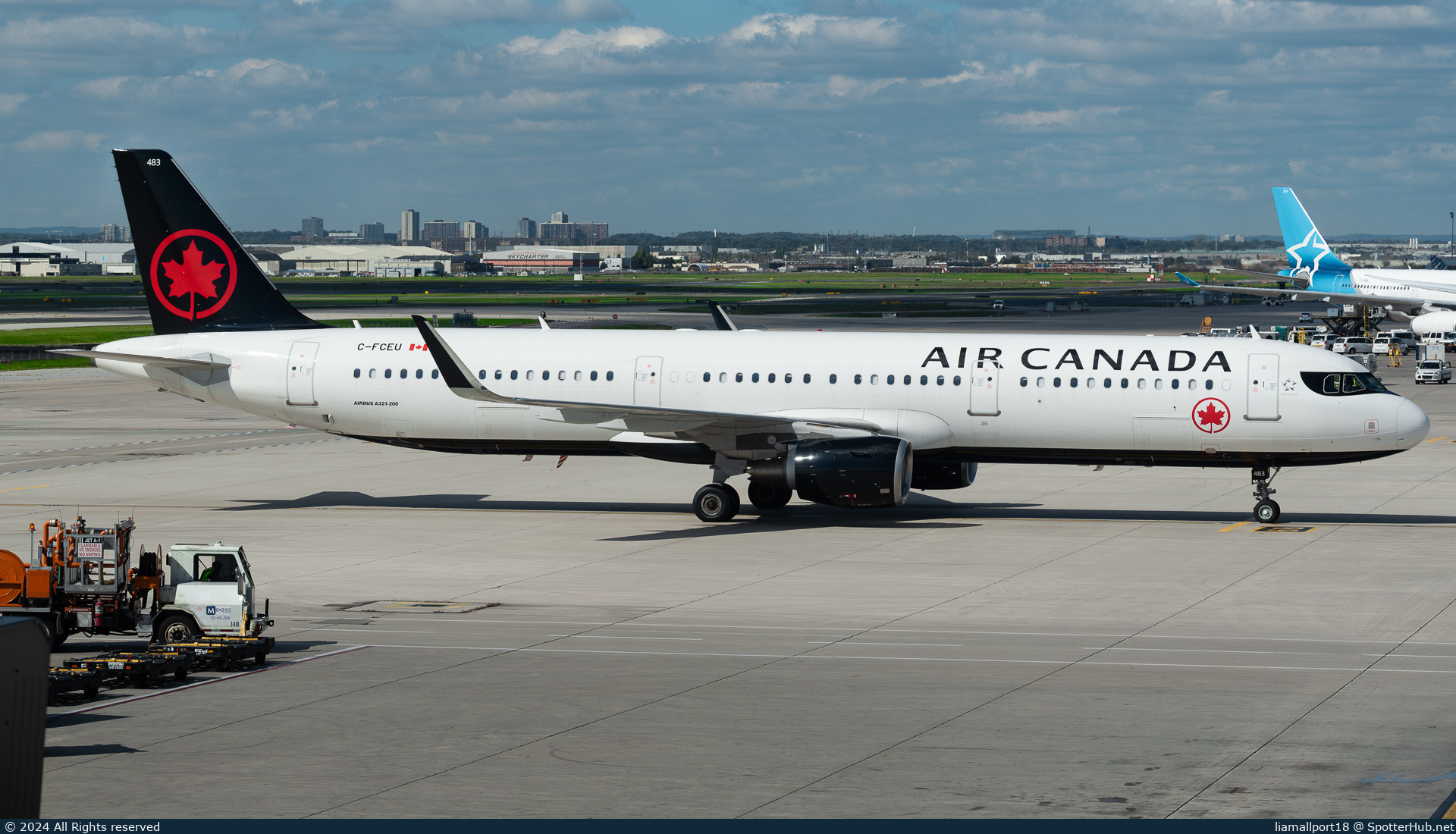 Photo of C-FCEU - Airbus A321-211 operated by Air Canada