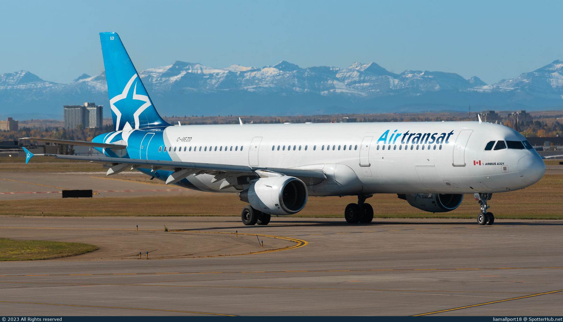 Photo of C-GEZD - Airbus A321-211 operated by Air Transat