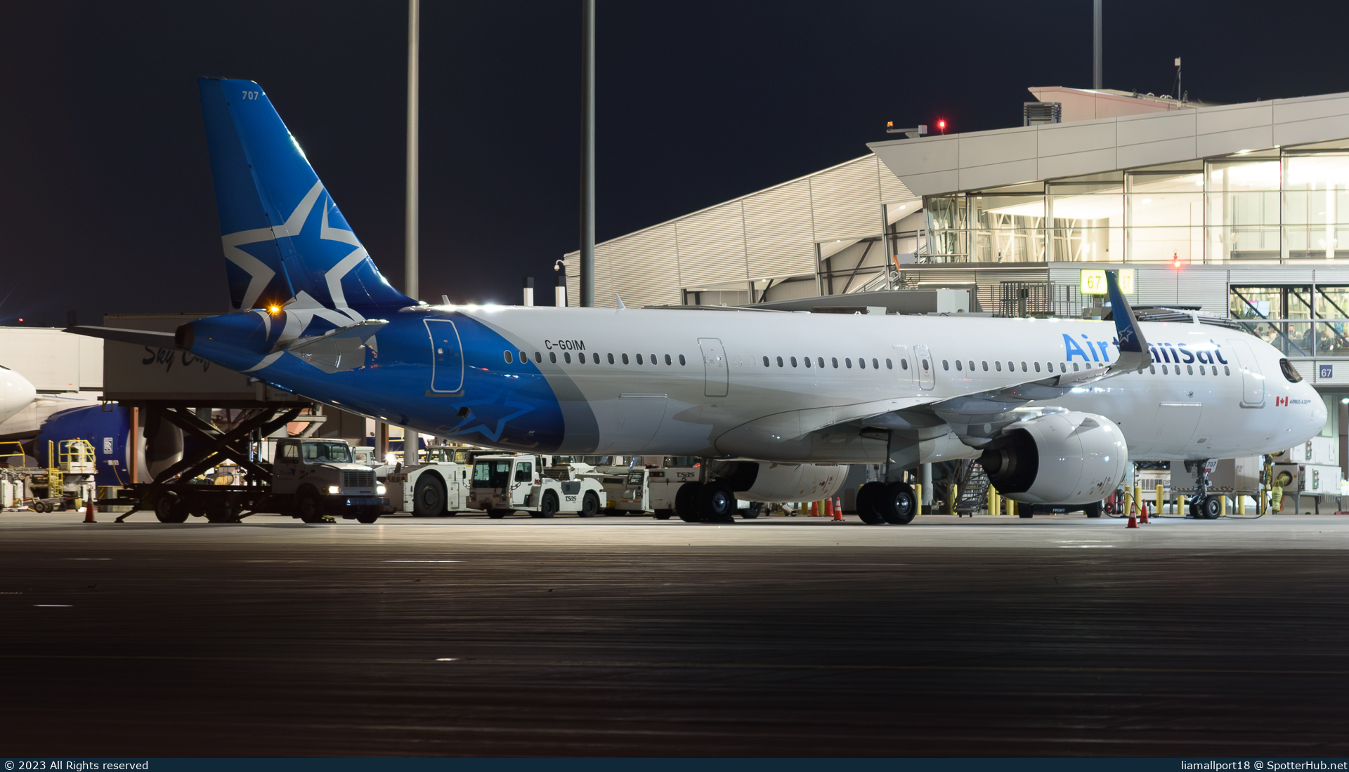 Photo of C-GOIM - Airbus A321-271NX operated by Air Transat