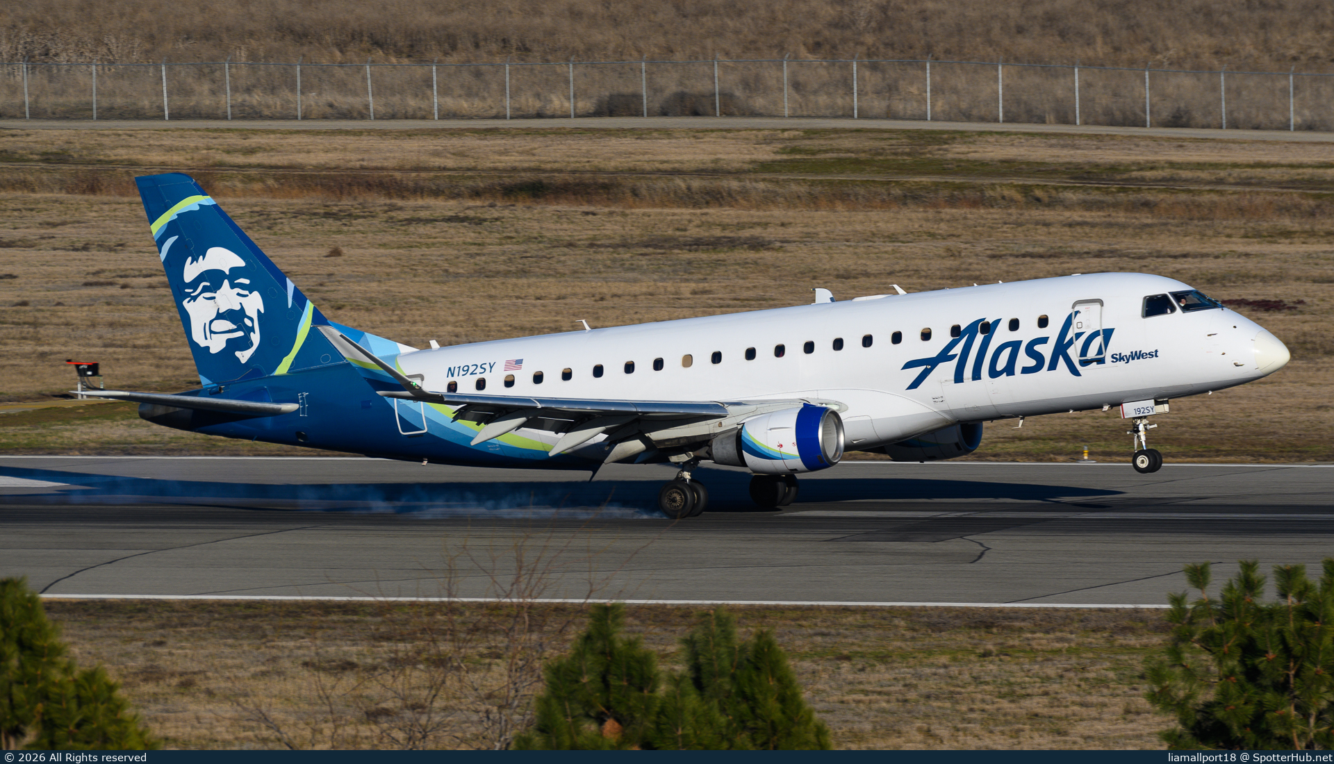 Photo of N192SY - Embraer ERJ-175LR operated by Alaska Airlines (opb Skywest Airlines)