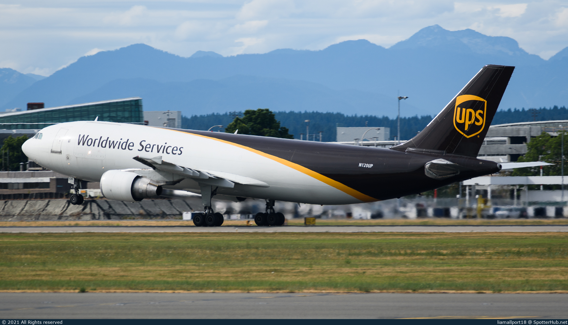 Photo of N120UP - Airbus A300F4-622R operated by UPS United Parcel Service