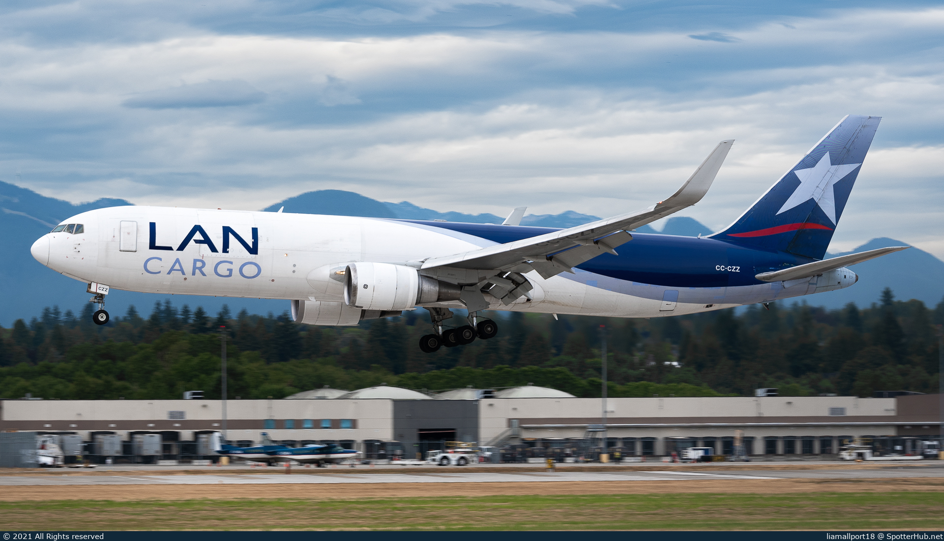 Photo of CC-CZZ - Boeing 767-316(F) operated by LAN Cargo