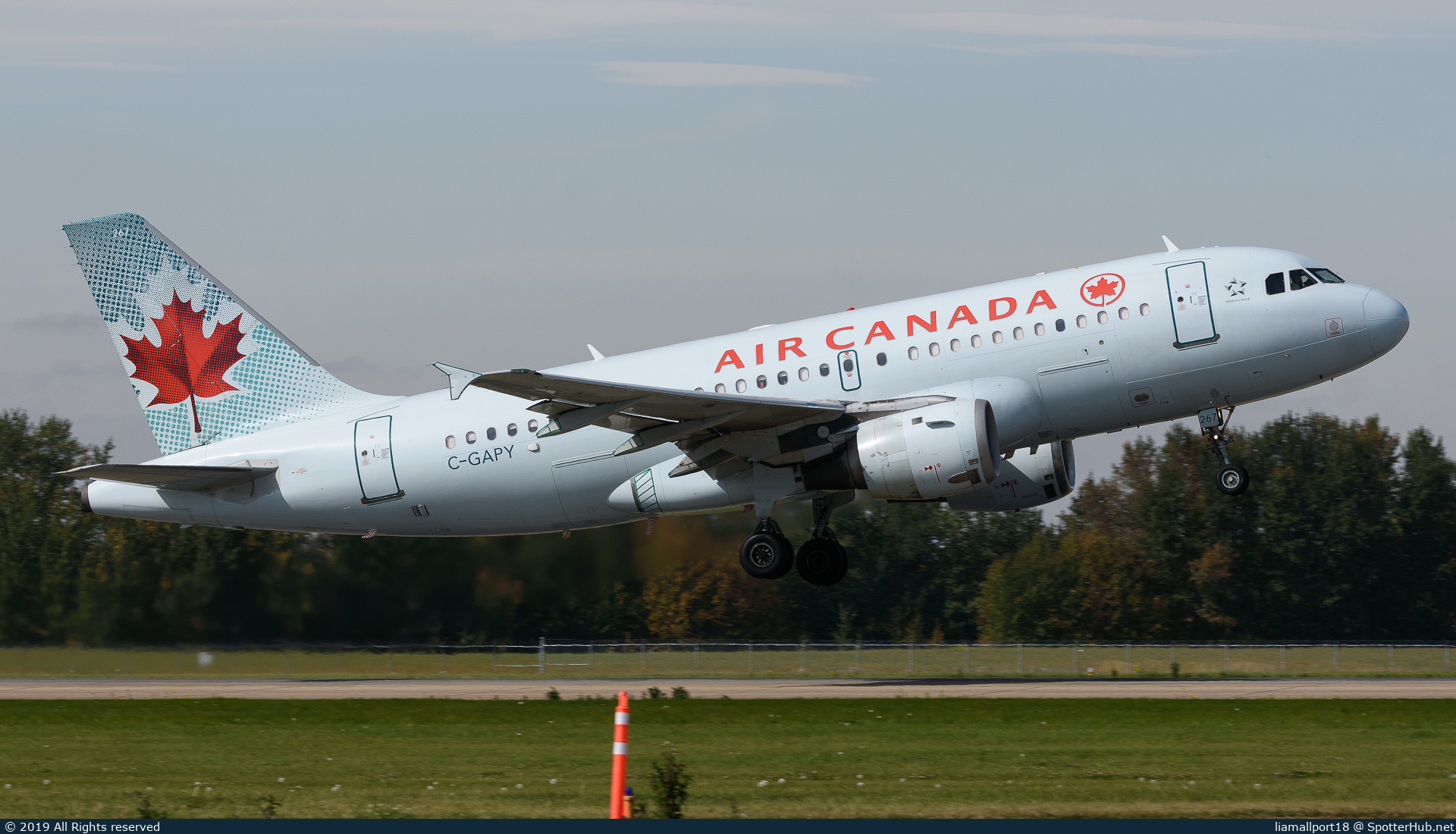 Photo of C-GAPY - Airbus A319-114 operated by Air Canada
