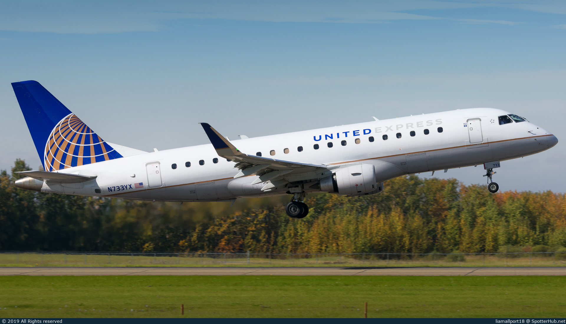 Photo of N733YX - Embraer ERJ-175LR operated by United Express (opb Republic Airways)