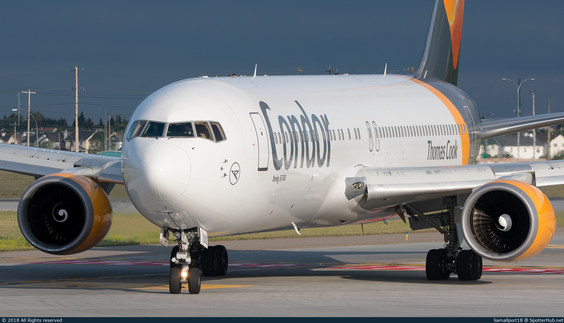 Photo of D-ABUO - Boeing 767-3Q8(ER) operated by Condor