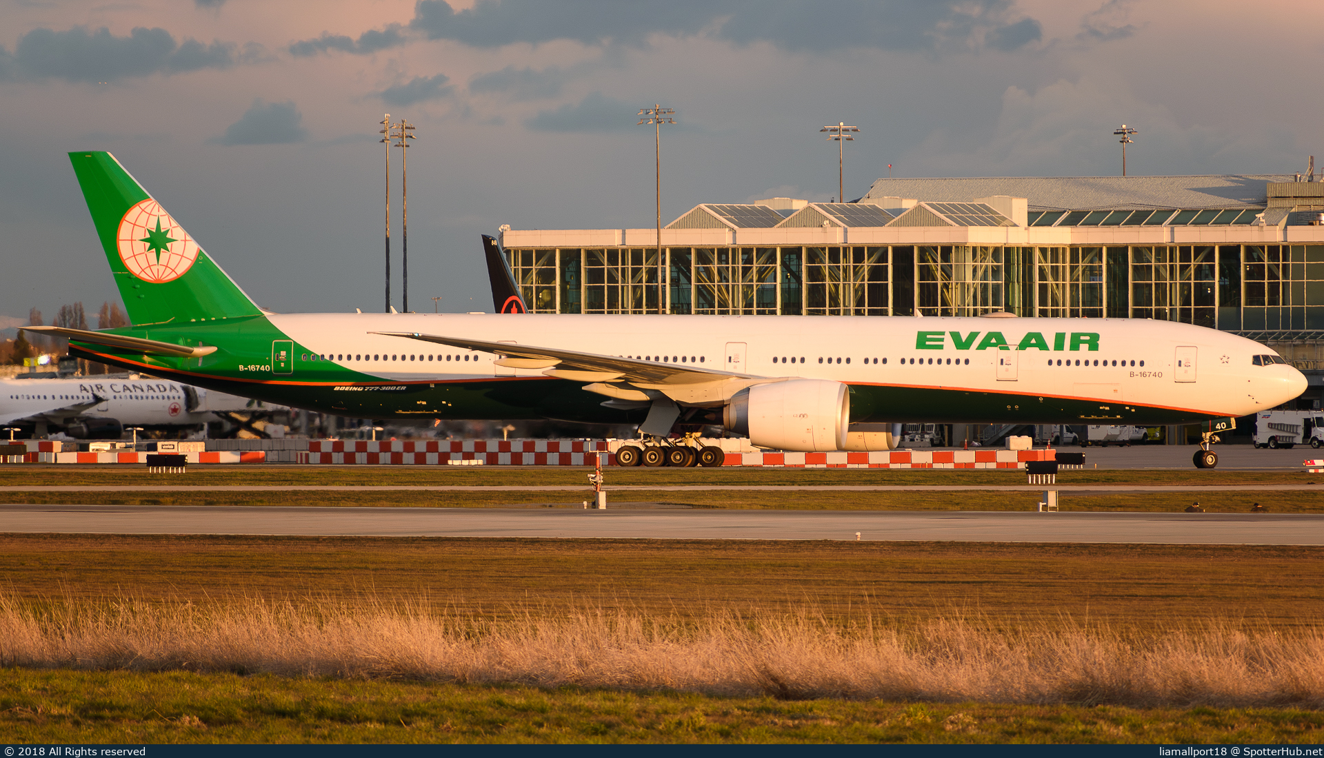 Photo of B-16740 - Boeing 777-35E(ER) operated by EVA Air