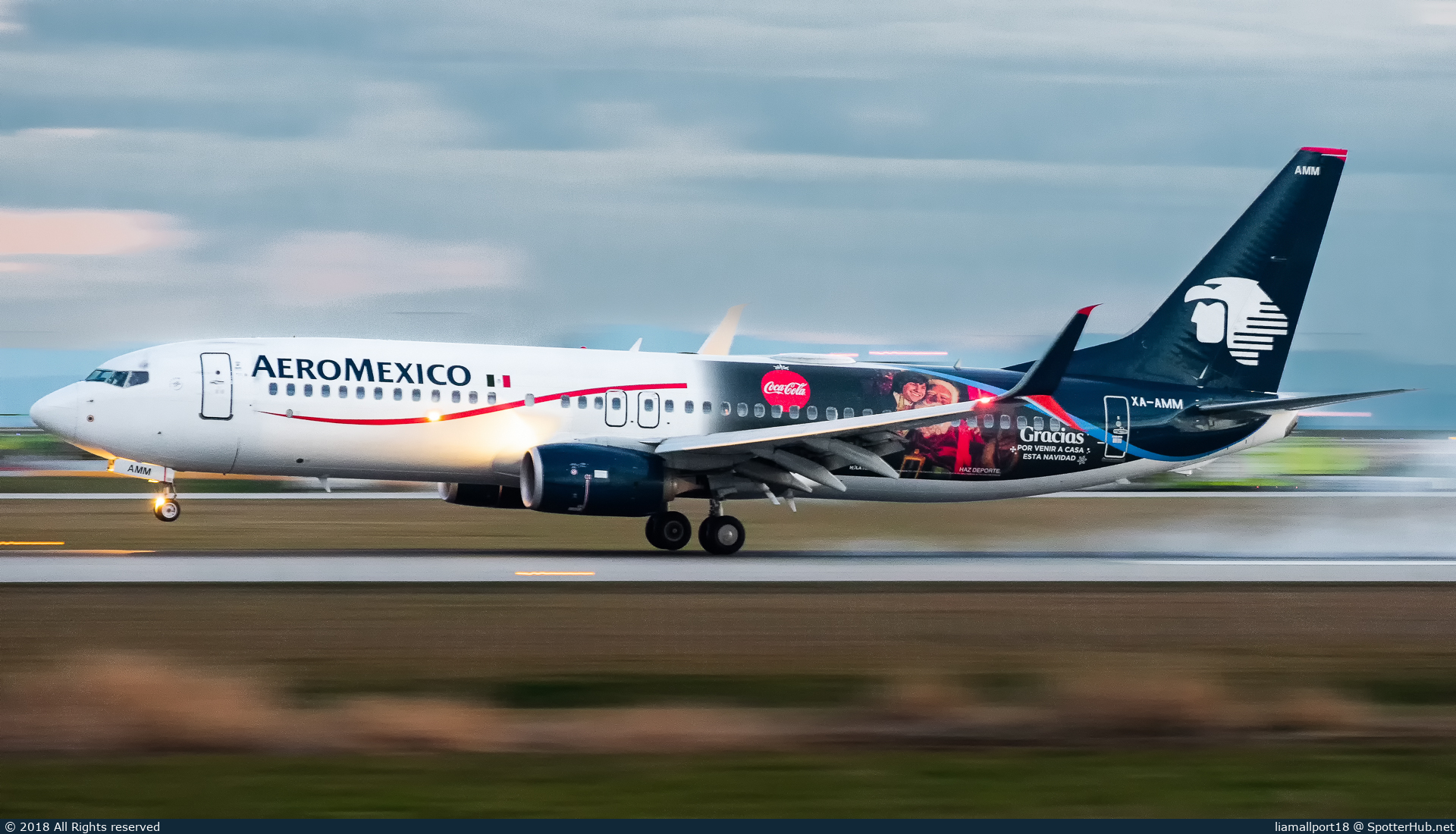 Photo of XA-AMM - Boeing 737-852 operated by Aeroméxico
