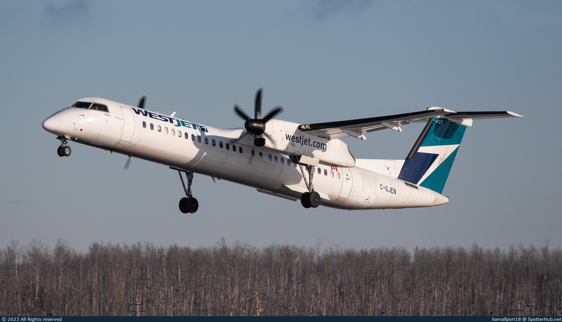 Photo of C-GJEN - Bombardier DHC-8-402 Dash 8 Q400 operated by WestJet Encore