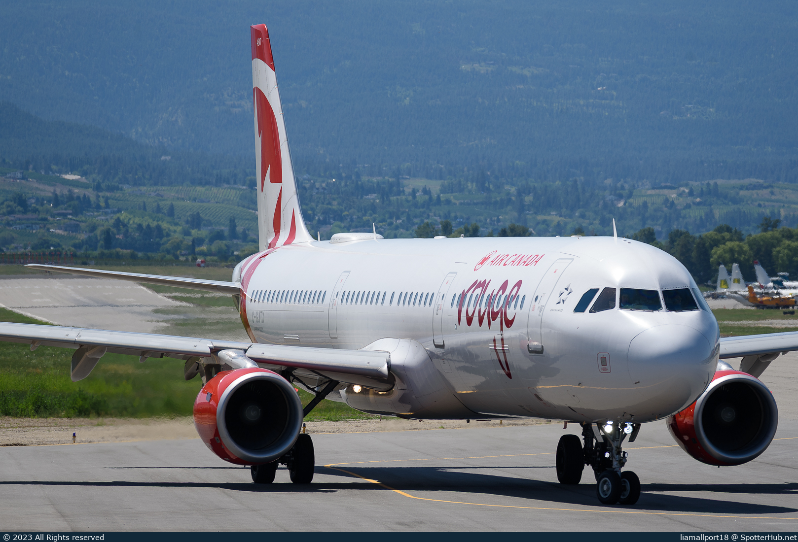 Photo of C-GJTX - Airbus A321-211 operated by Air Canada Rouge