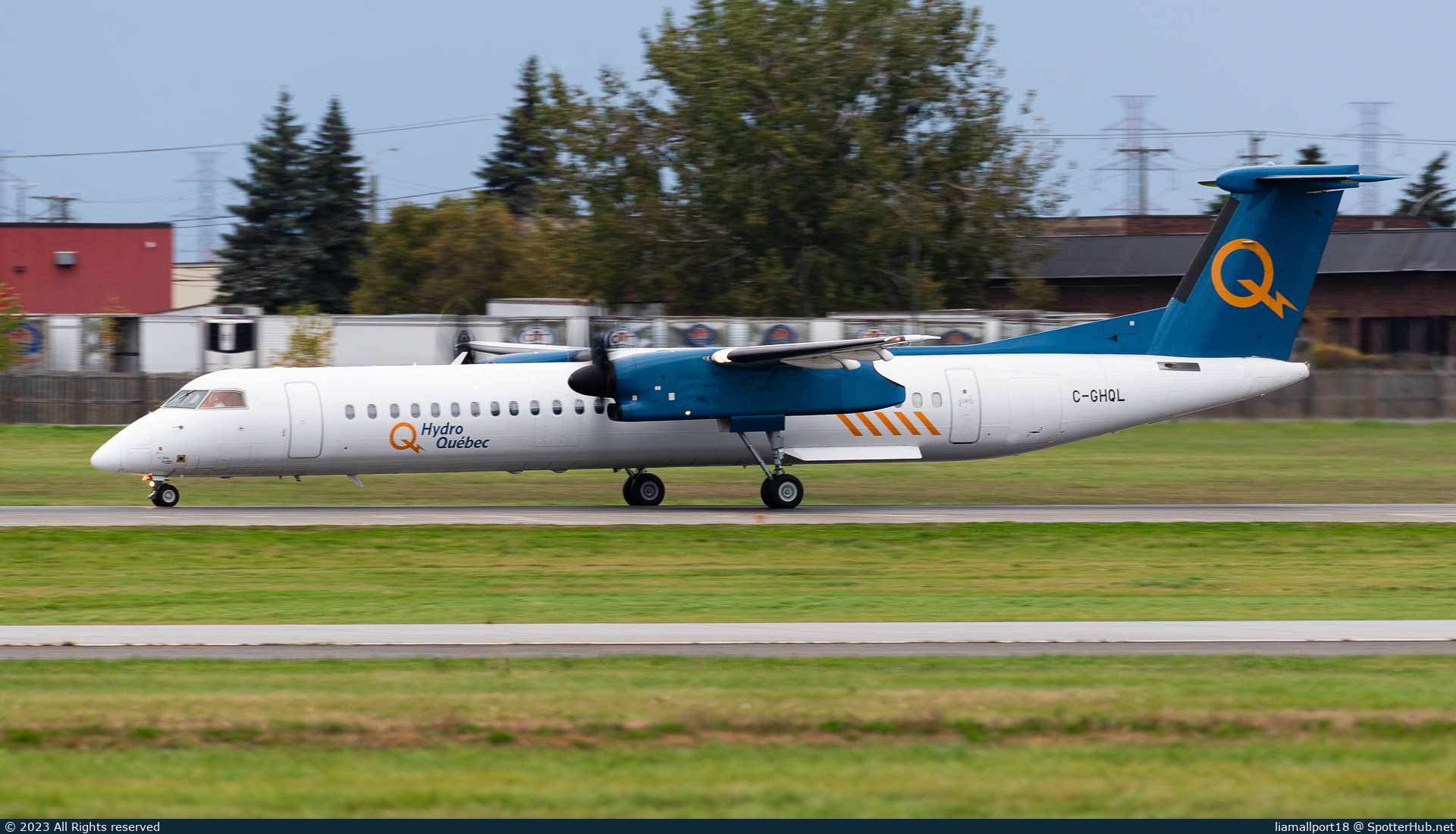Photo of C-GHQL - Bombardier DHC-8-402 Dash 8 Q400 operated by Hydro Québec