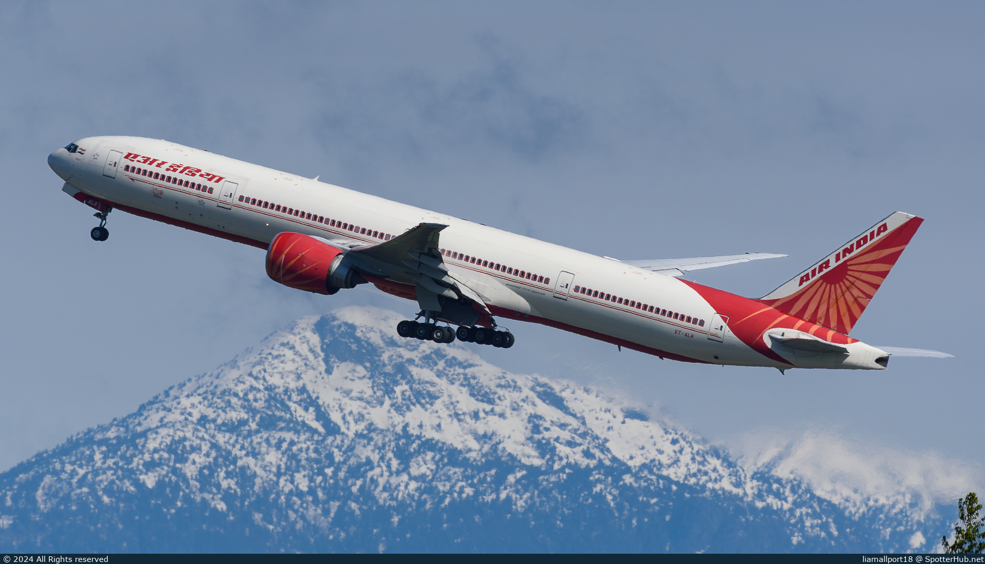 Photo of VT-ALR - Boeing 777-337(ER) operated by Air India