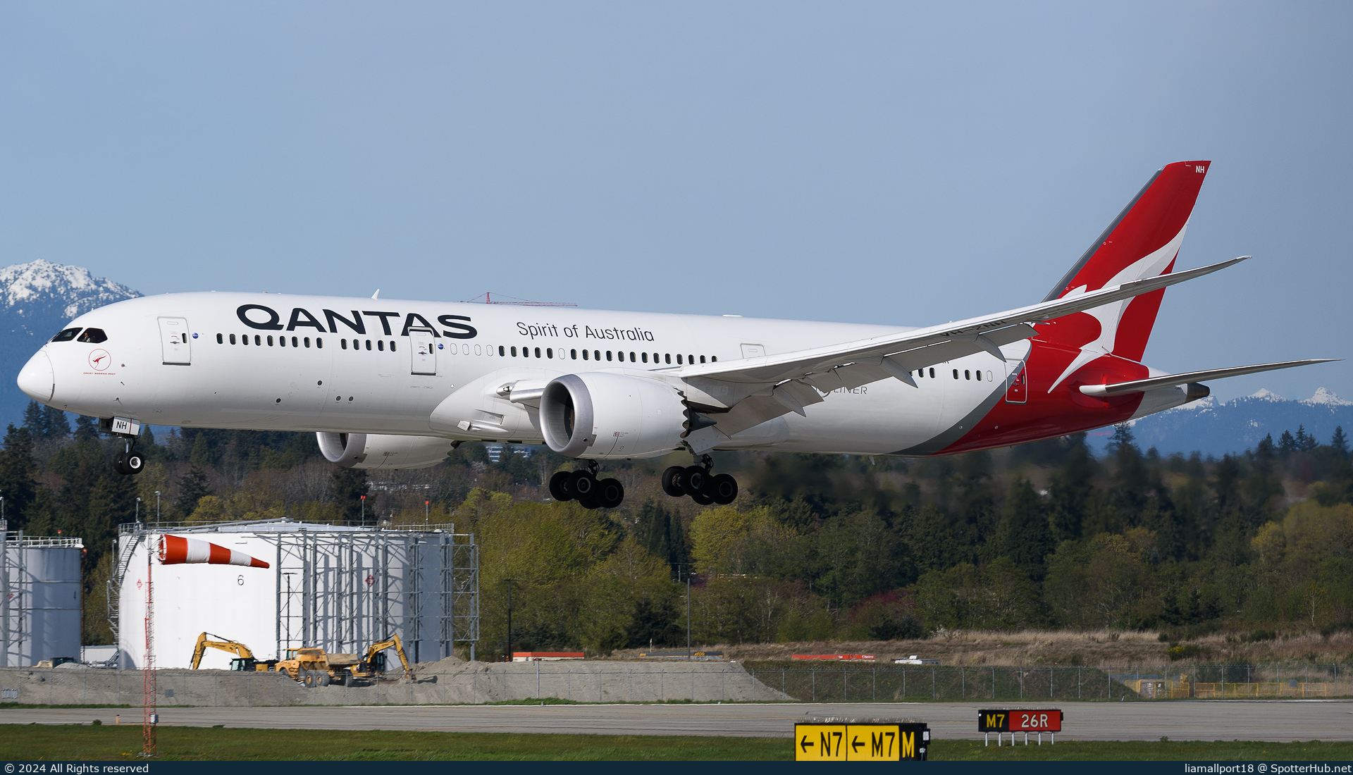 Photo of VH-ZNH - Boeing 787-9 Dreamliner operated by Qantas