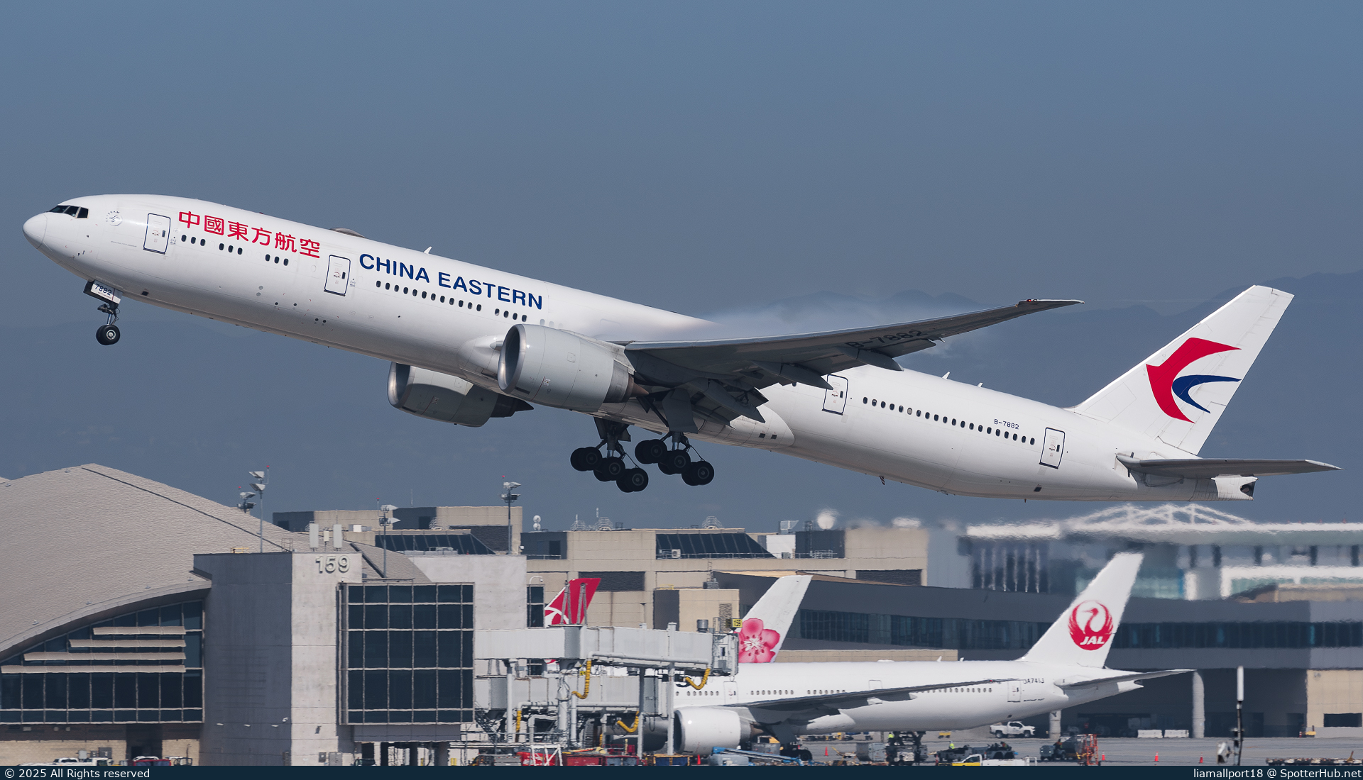 Photo of B-7882 - Boeing 777-39P(ER) operated by China Eastern Airlines