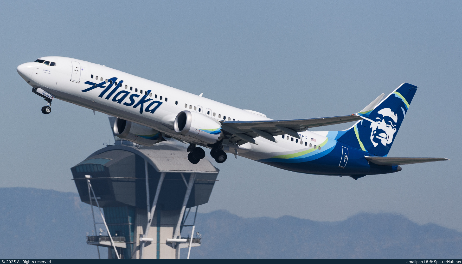Photo of N962AK - Boeing 737 MAX 9 operated by Alaska Airlines