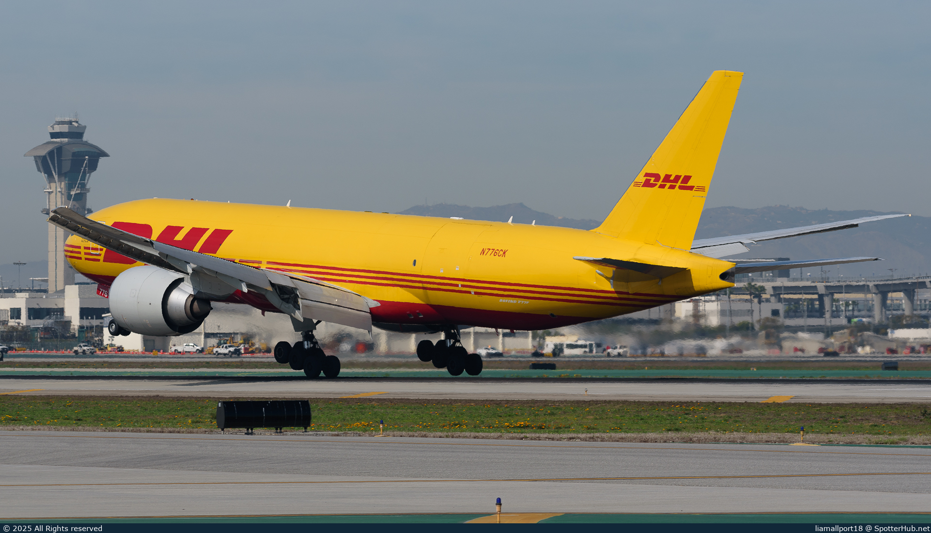 Photo of N776CK - Boeing 777-FBL operated by Kalitta Air