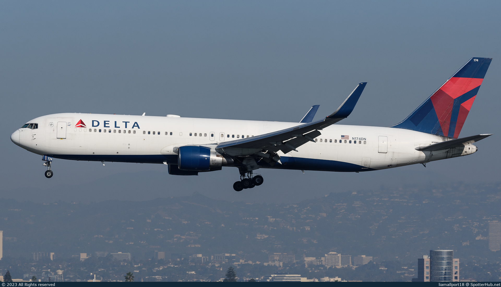 Photo of N174DN - Boeing 767-332(ER) operated by Delta Air Lines