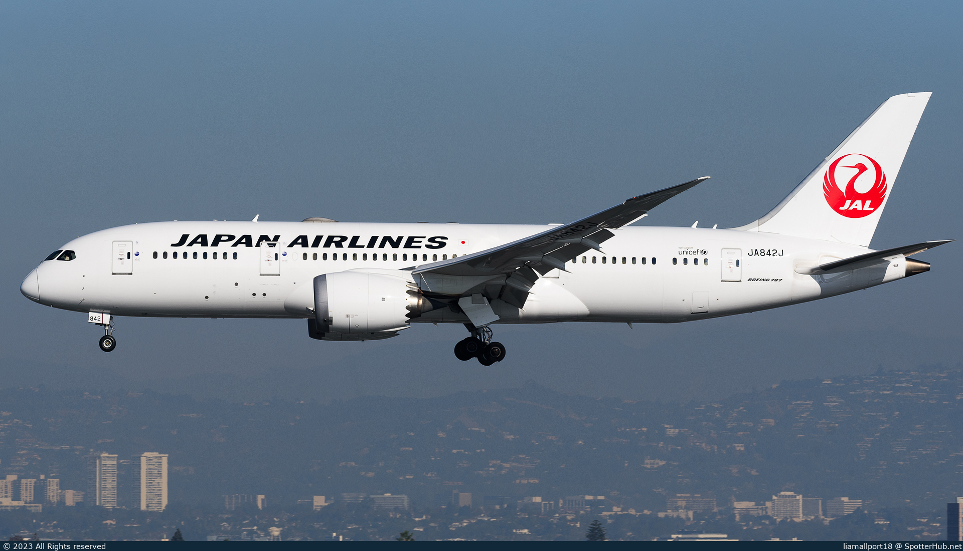 Photo of JA842J - Boeing 787-8 Dreamliner operated by Japan Airlines