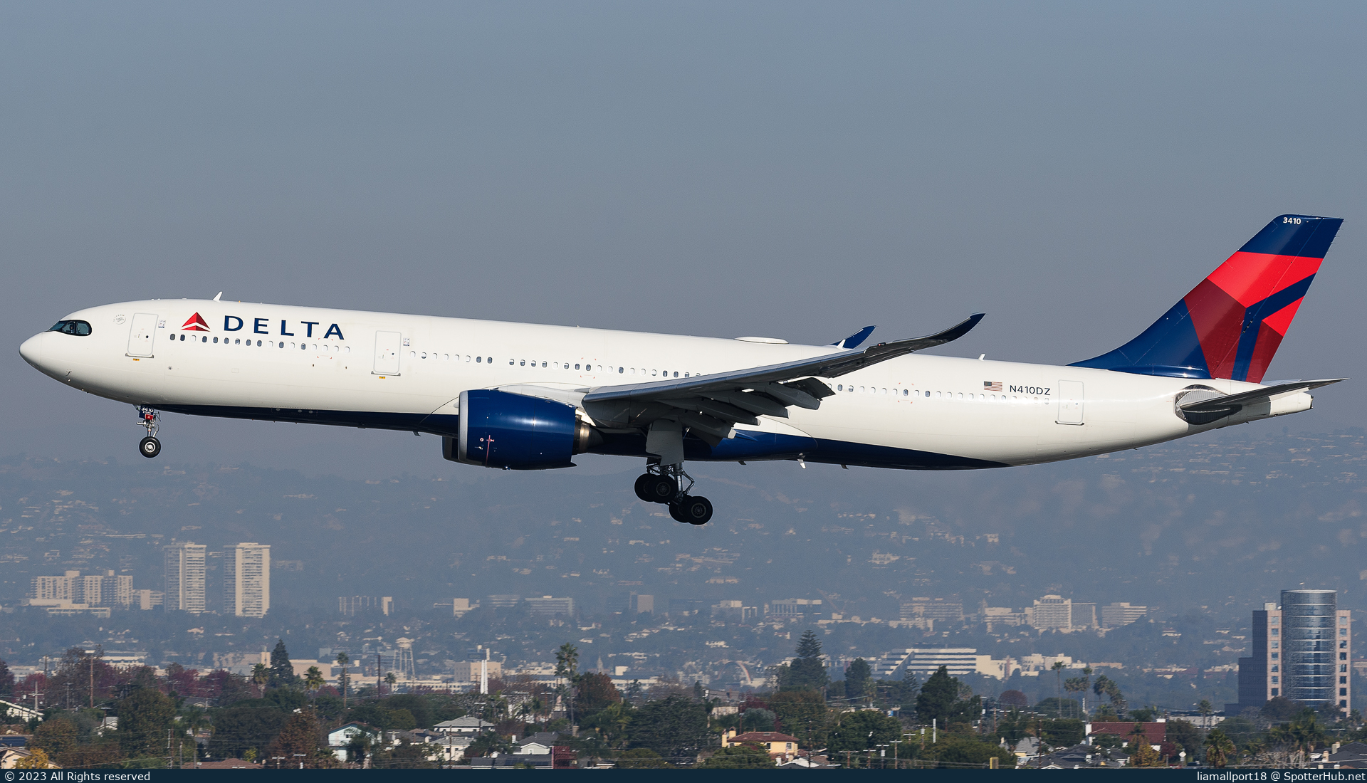Photo of N410DZ - Airbus A330-941 operated by Delta Air Lines