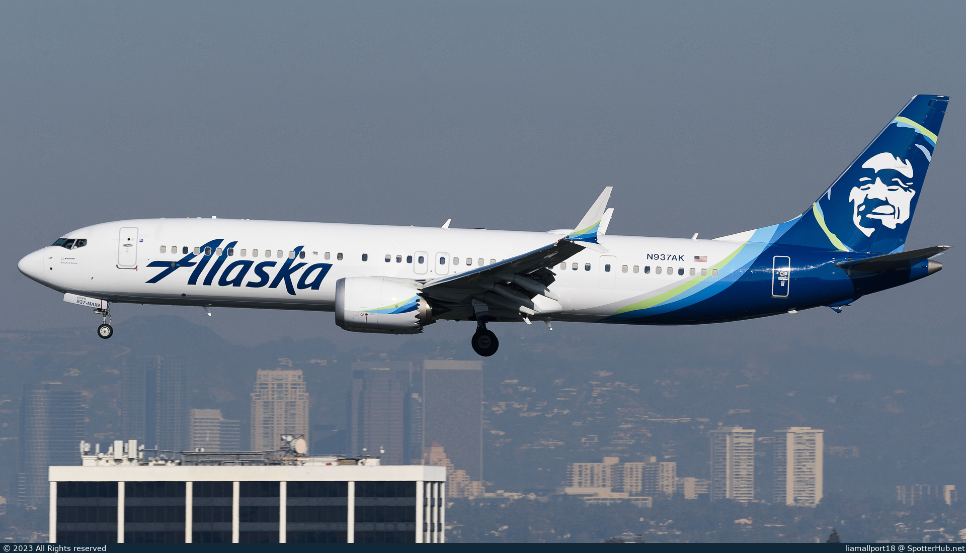 Photo of N937AK - Boeing 737 MAX 9 operated by Alaska Airlines