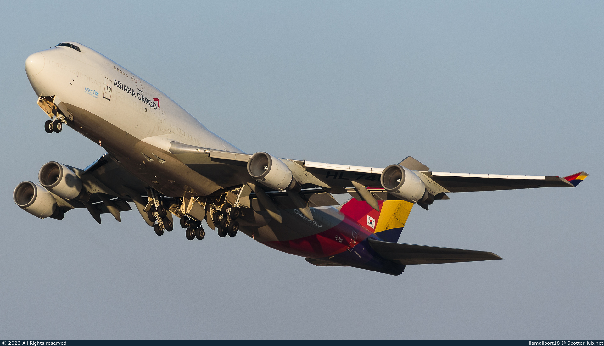 Photo of HL7415 - Boeing 747-48E(BDSF) operated by Asiana Cargo